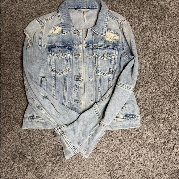 Free People Light Wash Distressed Denim Jacket Size XS - Picture 2 of 6